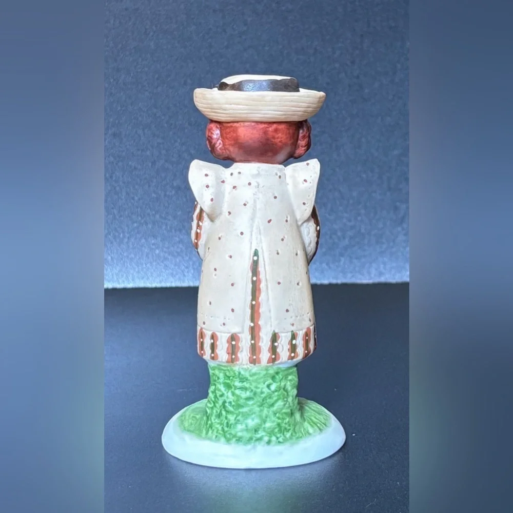 Vintage Christina Mae Risley Country Fair Shannon Figurine Cottage Farm Core
